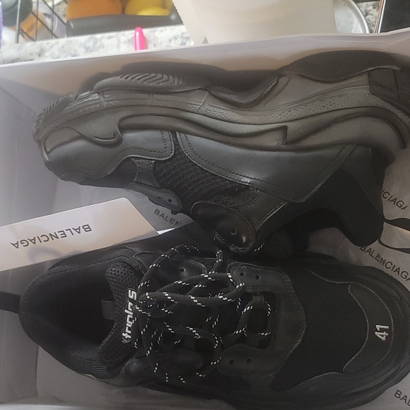 BALENCIAGA Triple S Size 41 - Picture 8 of 10